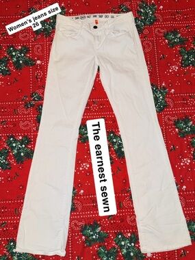 The Earnest Sewn Women's White Bootcut Jeans - Size 26
